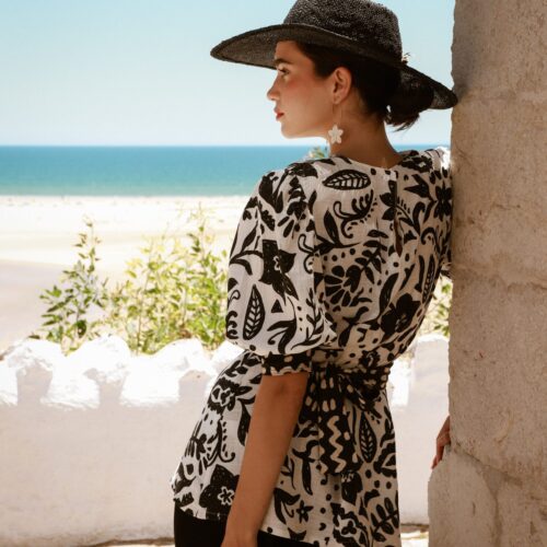 Alternative view of Camisa Filipa